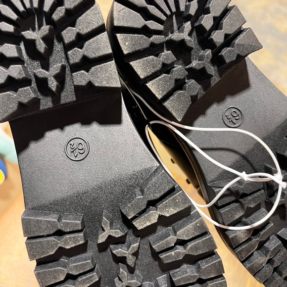 Boots - Picture 3 of 3